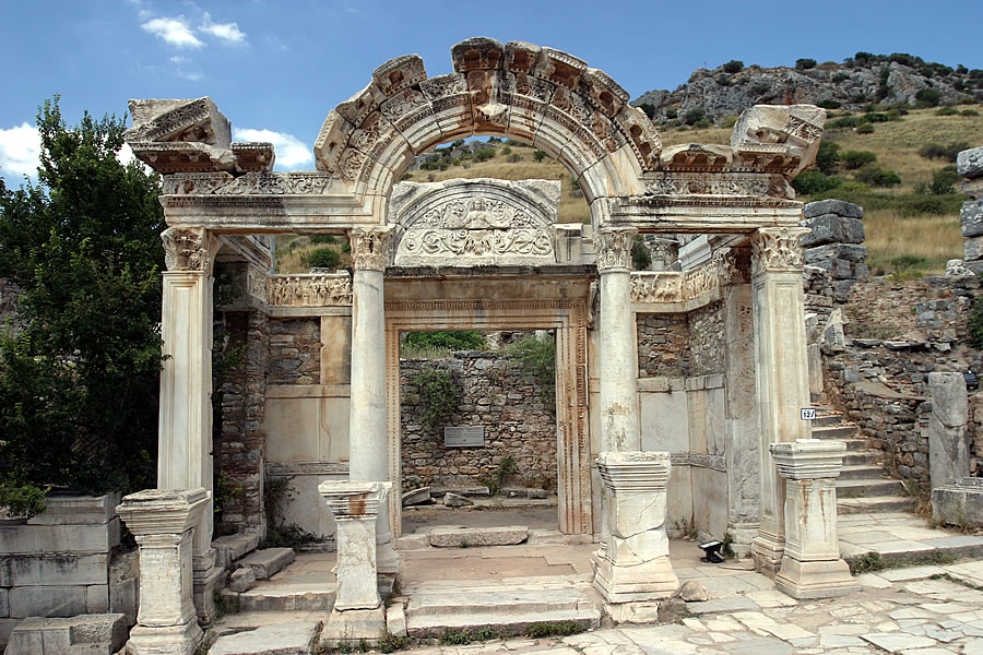 Hadrian Tapınağı, Efes