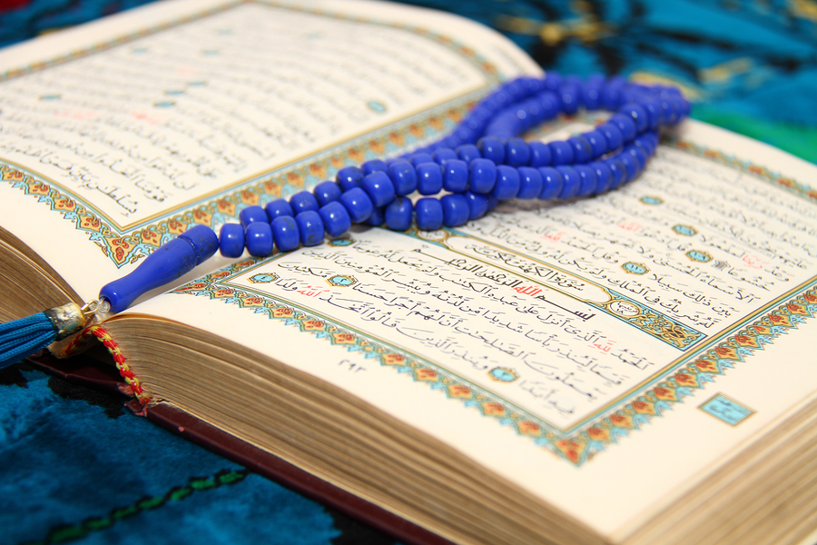 Qur'an with prayer beads